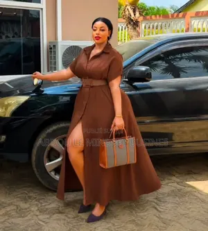Robe Longue Bouton Avec Ceinture Disponible