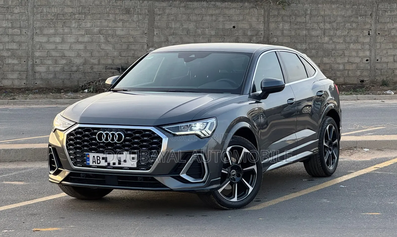 Audi Q3 2023 Gris