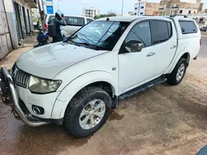 Mitsubishi L200 2013 Blanc