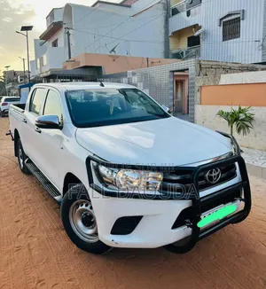 Toyota Hilux 2023 Blanc