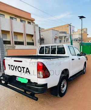 Toyota Hilux 2023 Blanc