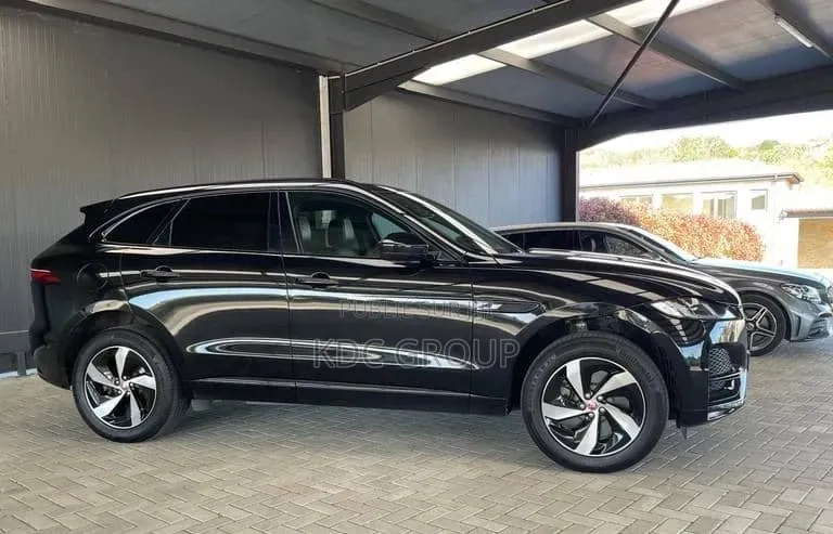 Jaguar F-Pace 2022 Noir