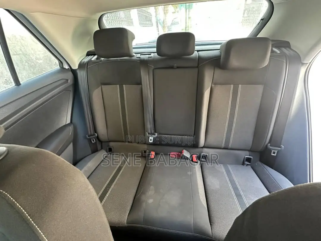 Volkswagen T-Roc 1.0 TSI 2021 Gris