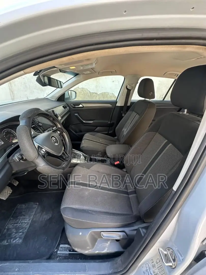 Volkswagen T-Roc 1.0 TSI 2021 Gris