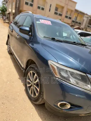 Nissan Pathfinder Platinum 4dr SUV (3.5L 6cyl CVT) 2014 Bleu