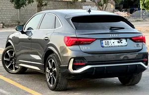 Audi Q3 2023 Gris