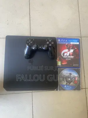 PlayStation 4 Slim