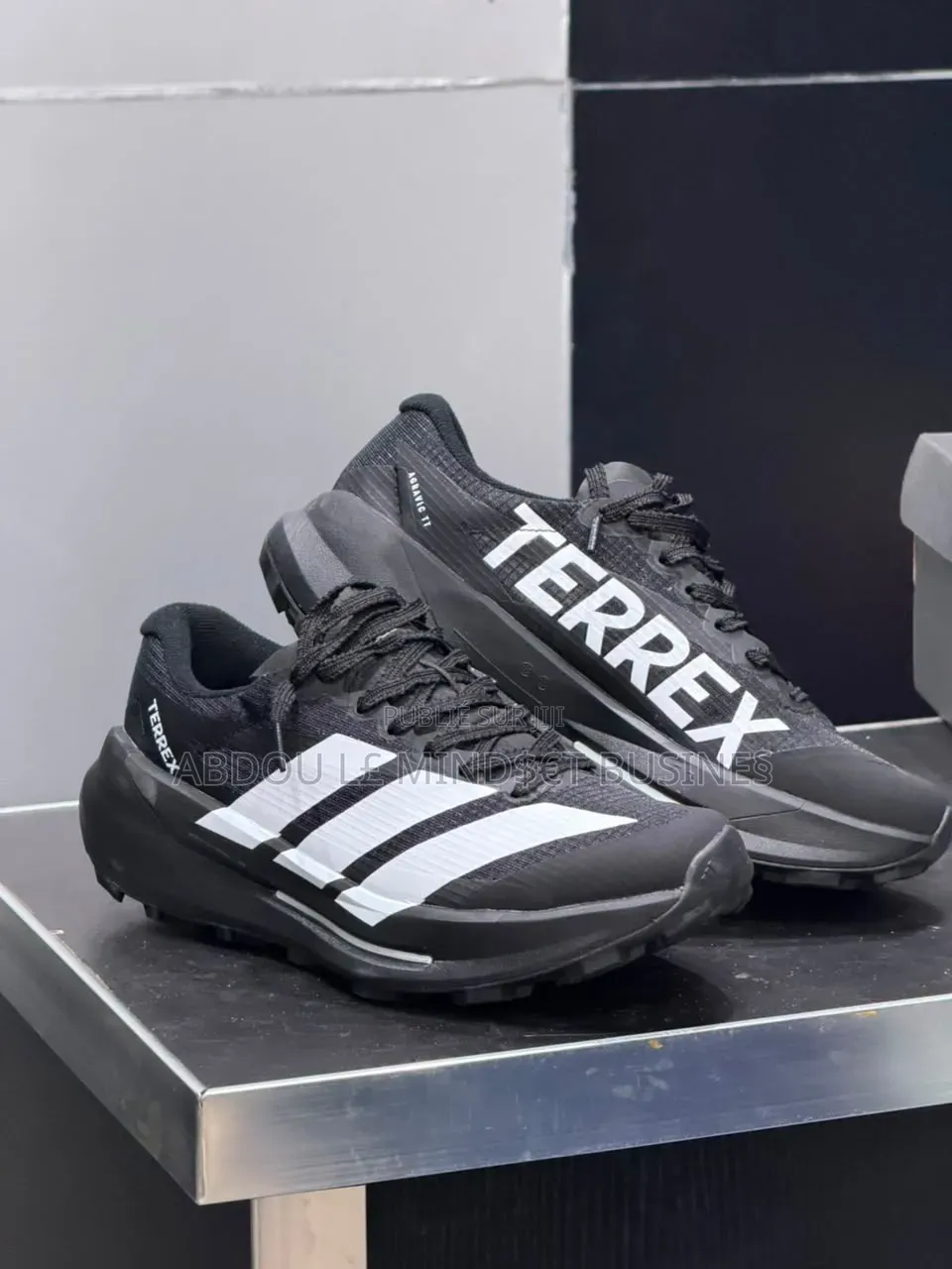 Chaussure Adidas Terrex Noir-Blanc Disponible