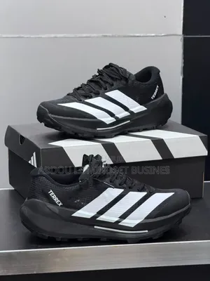 Chaussure Adidas Terrex Noir-Blanc Disponible