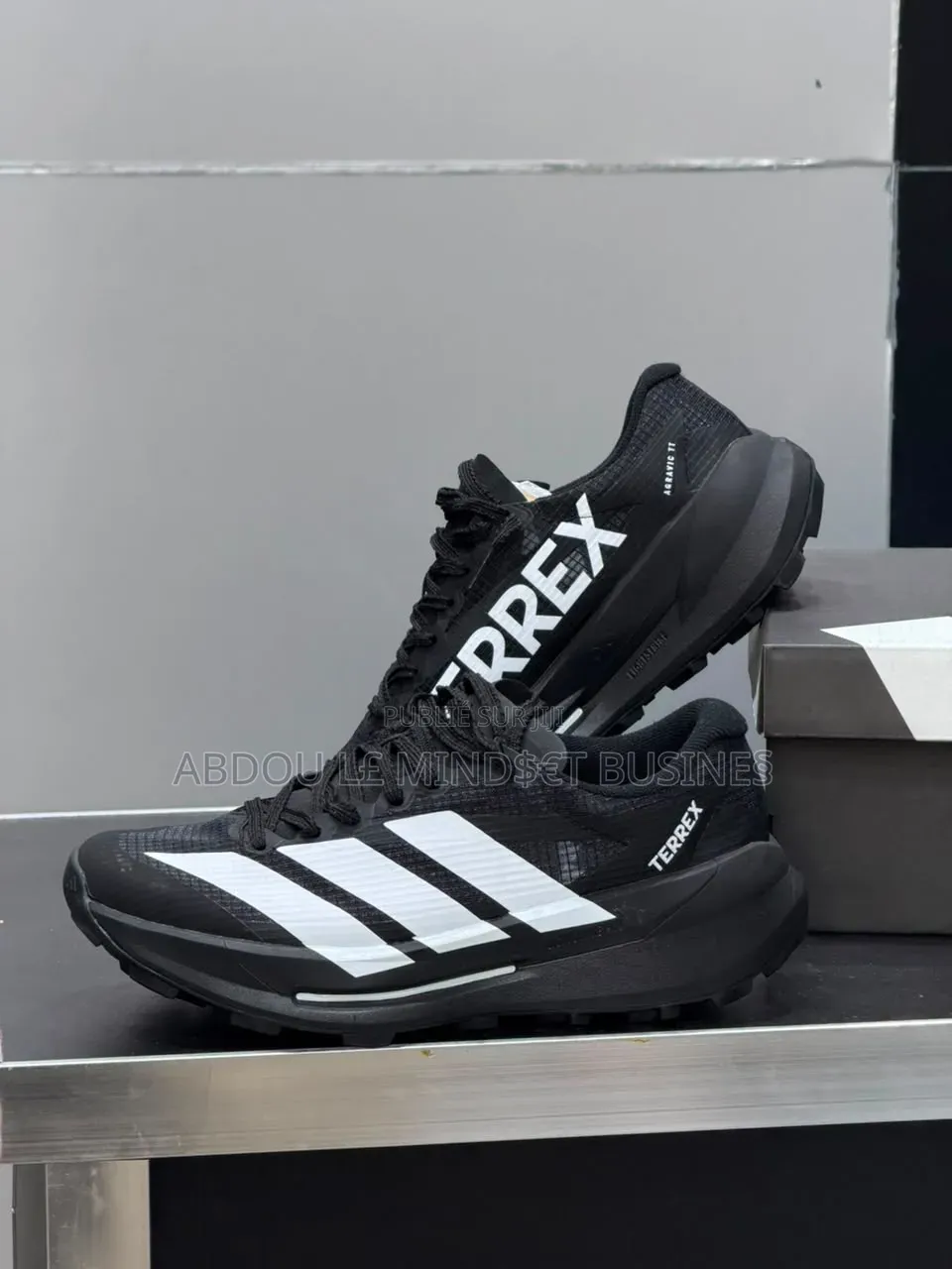 Chaussure Adidas Terrex Noir-Blanc Disponible