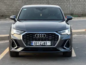 Audi Q3 2023 Gris