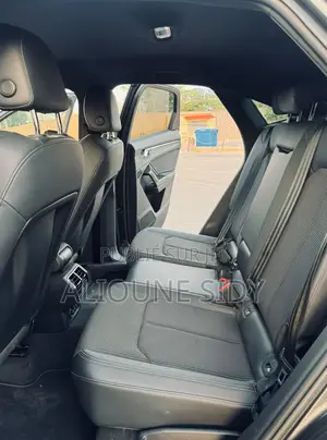 Audi Q3 2023 Gris