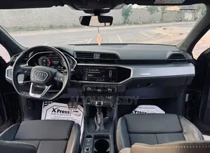Audi Q3 2023 Gris