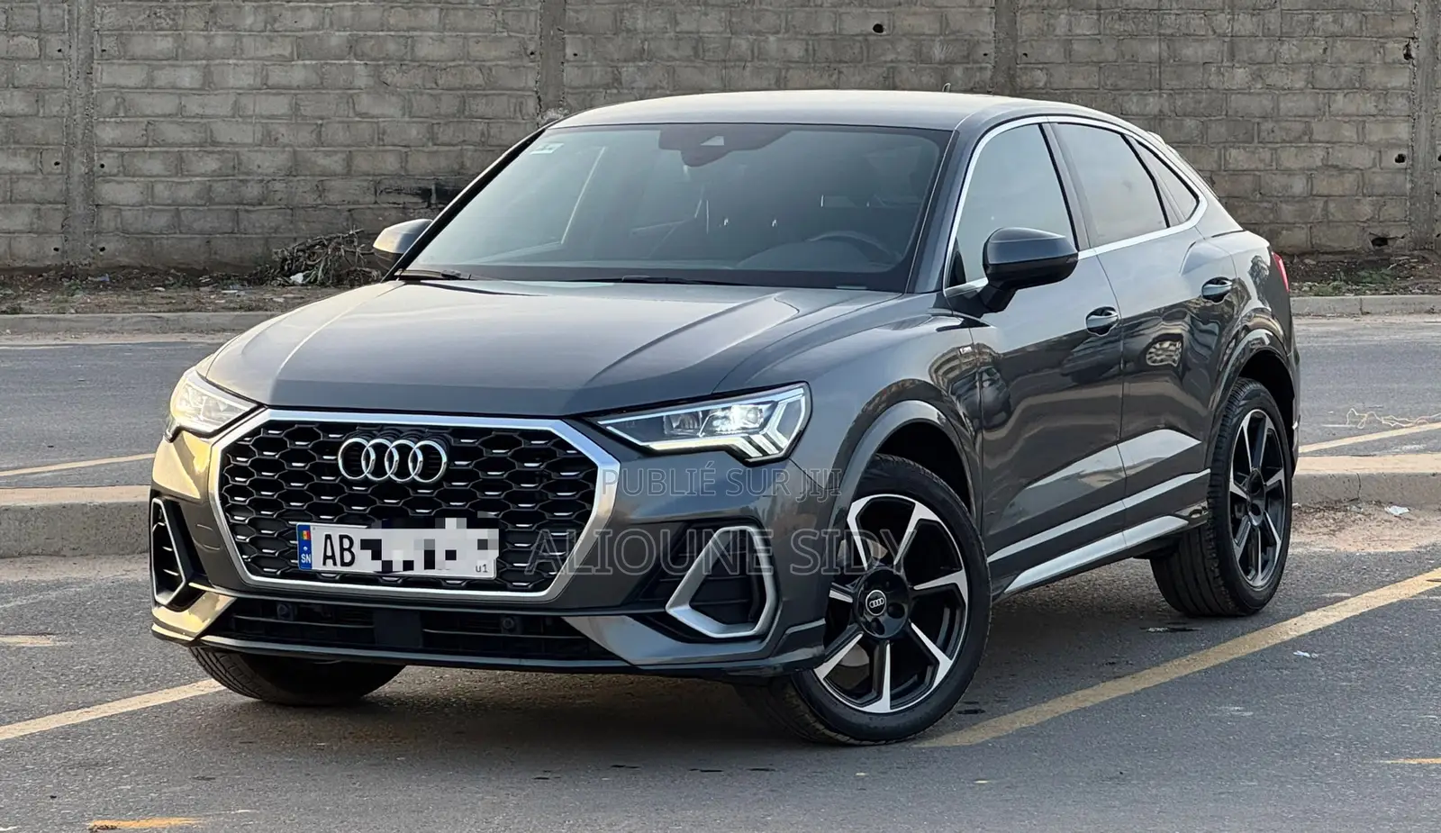 Audi Q3 2023 Gris