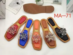 Vente De Chaussures Pour Dame Très Classe Et Confortable