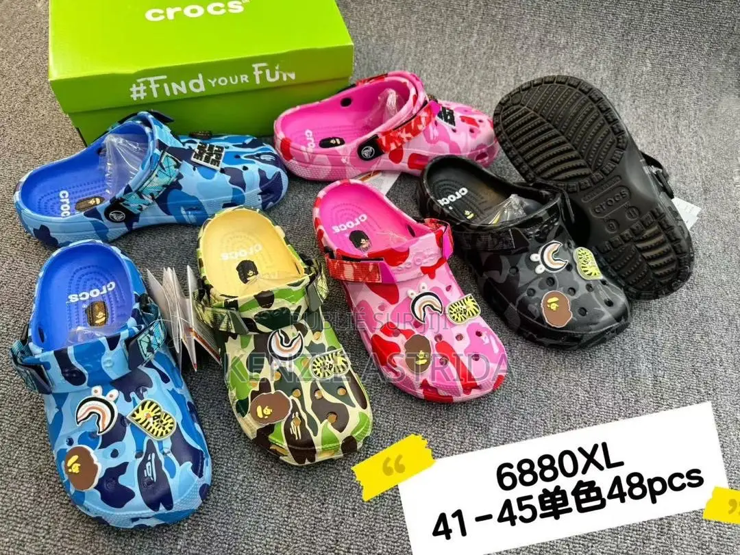 Crocs BAPE Camo Homme - Style Limité - Avec Charms + Boîte