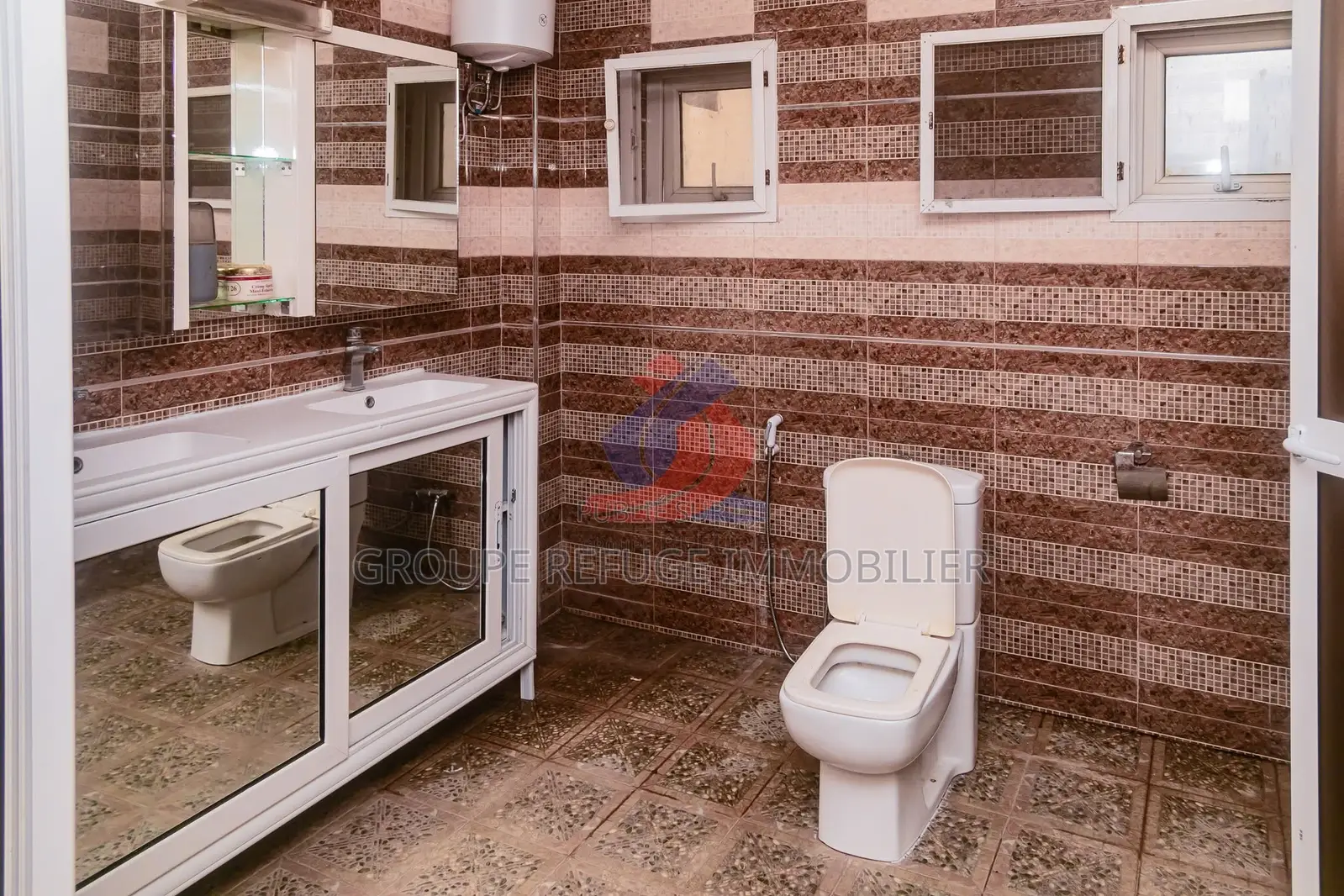 5chbre Appartement dans Groupe Refuge, Yoff à Louer