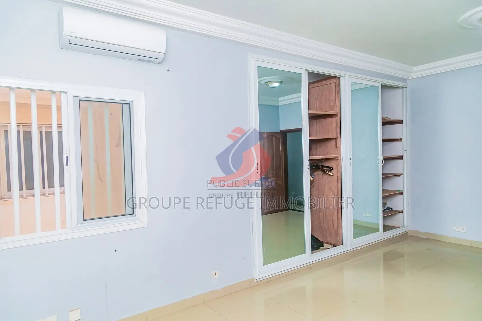 5chbre Appartement dans Groupe Refuge, Yoff à Louer