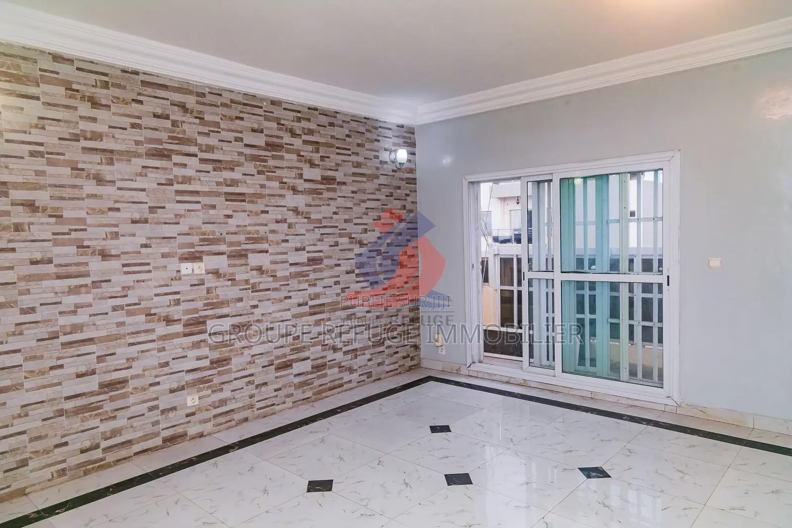 5chbre Appartement dans Groupe Refuge, Yoff à Louer