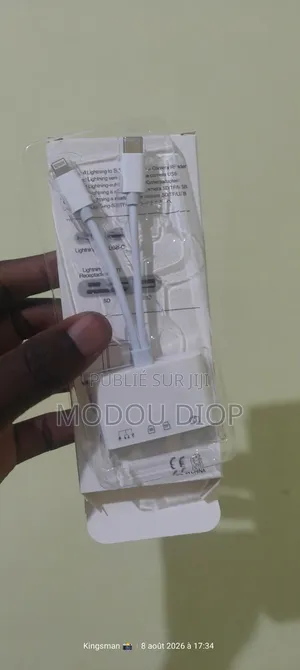 Support Adaptateur De Lecteurs Carte Mémoire 4 en 1
