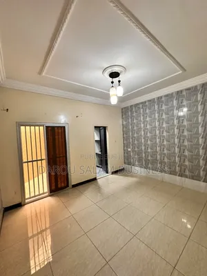 3chbre Appartement dans Ouest Foire, Yoff à Louer