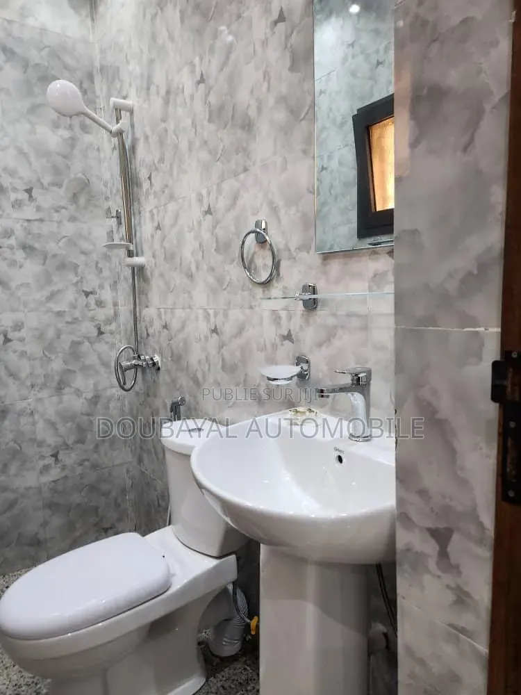 4chbre Villa dans Golf Nord Marché, Guediawaye à Vendre