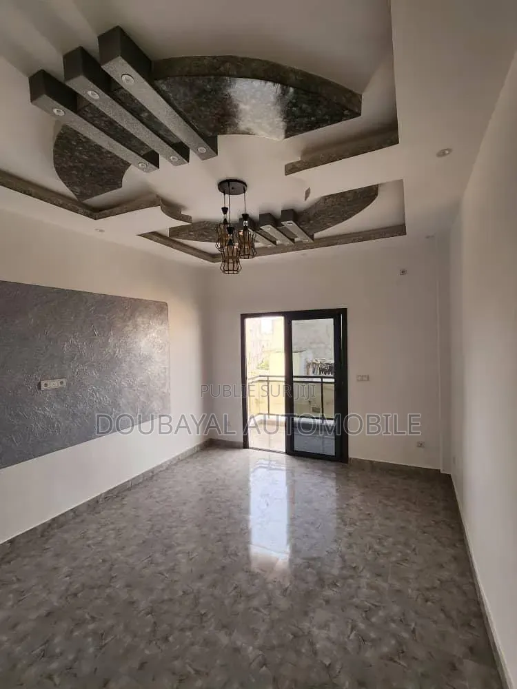 4chbre Villa dans Golf Nord Marché, Guediawaye à Vendre