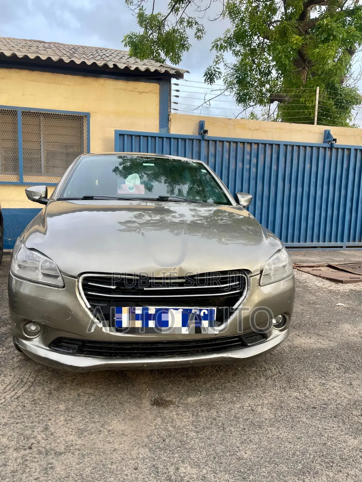 Peugeot 301 2016 Gris