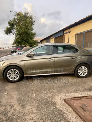 Peugeot 301 2016 Gris