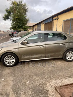 Peugeot 301 2016 Gris