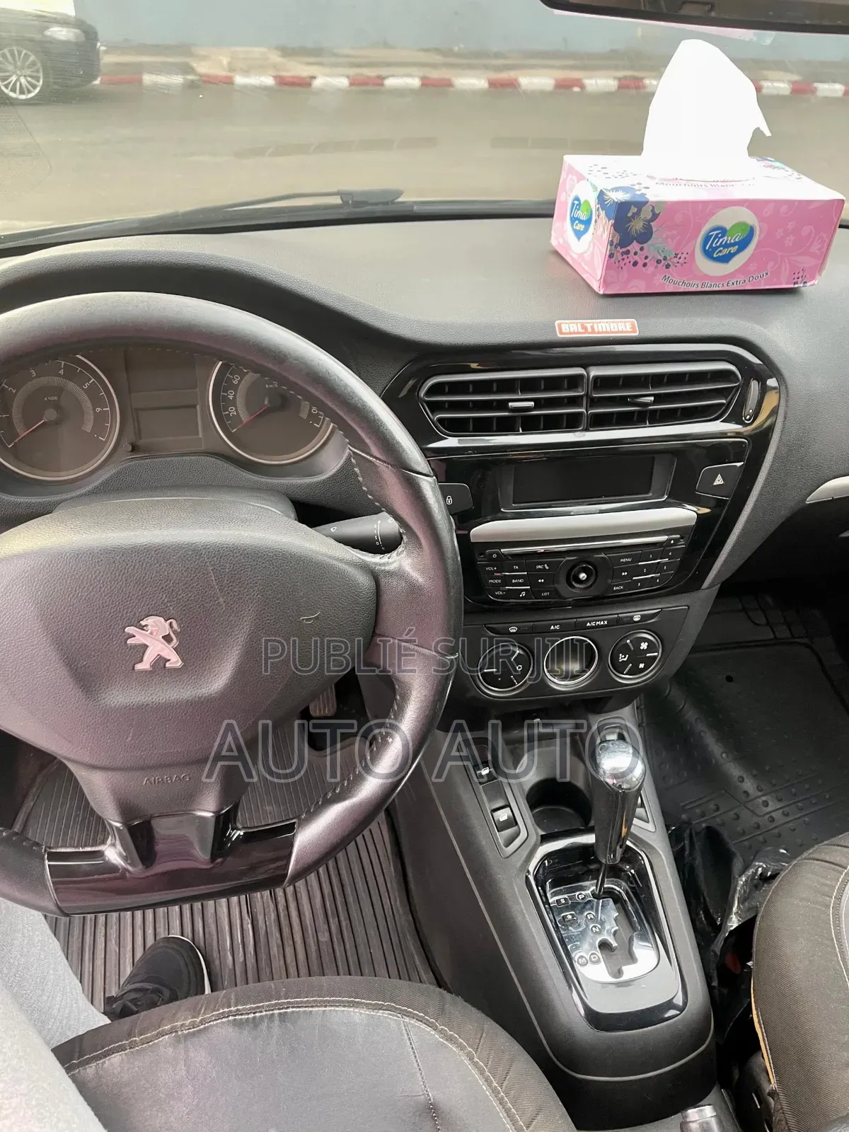 Peugeot 301 2016 Gris