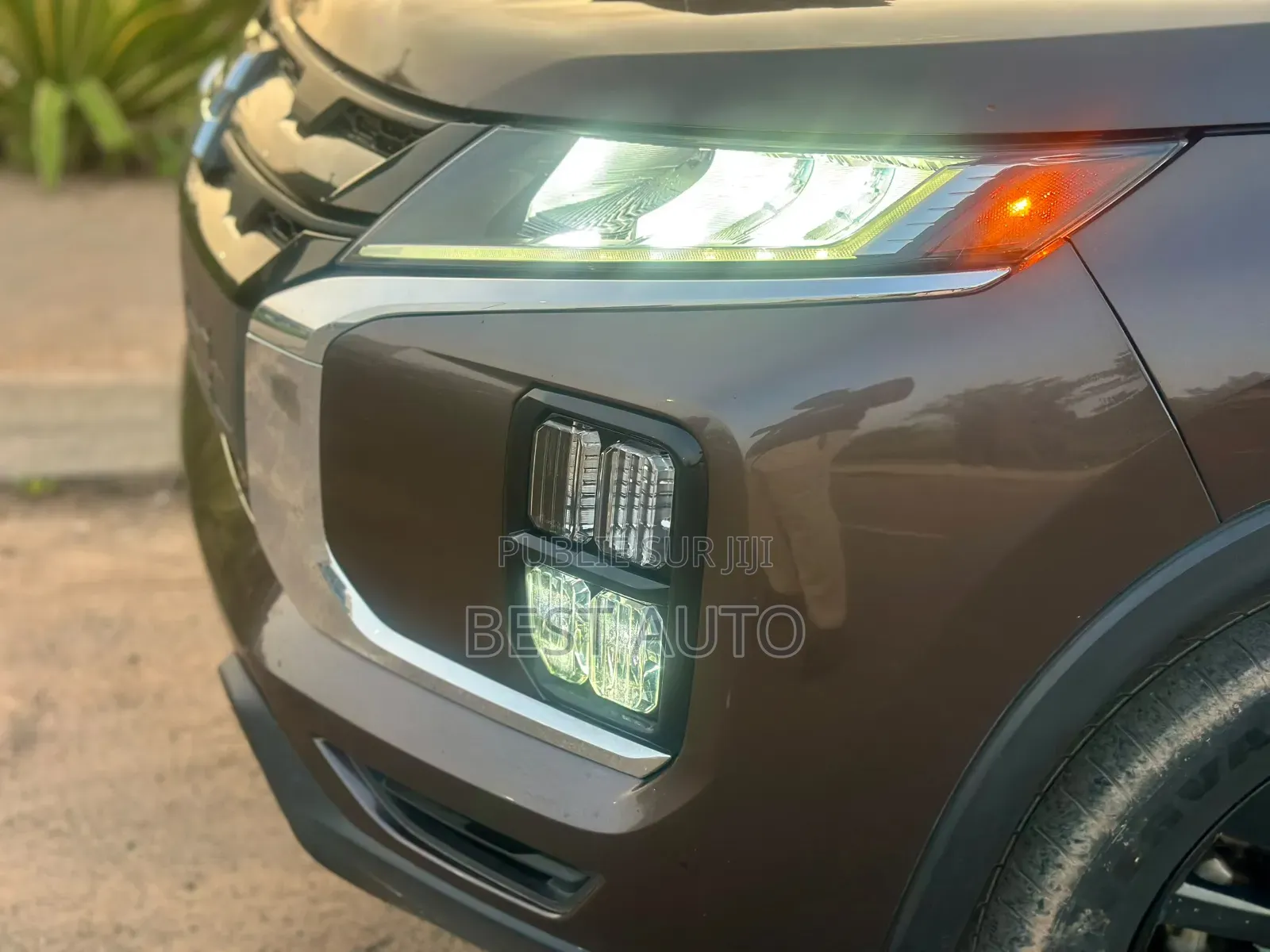 Mitsubishi Outlander 2022 Marron