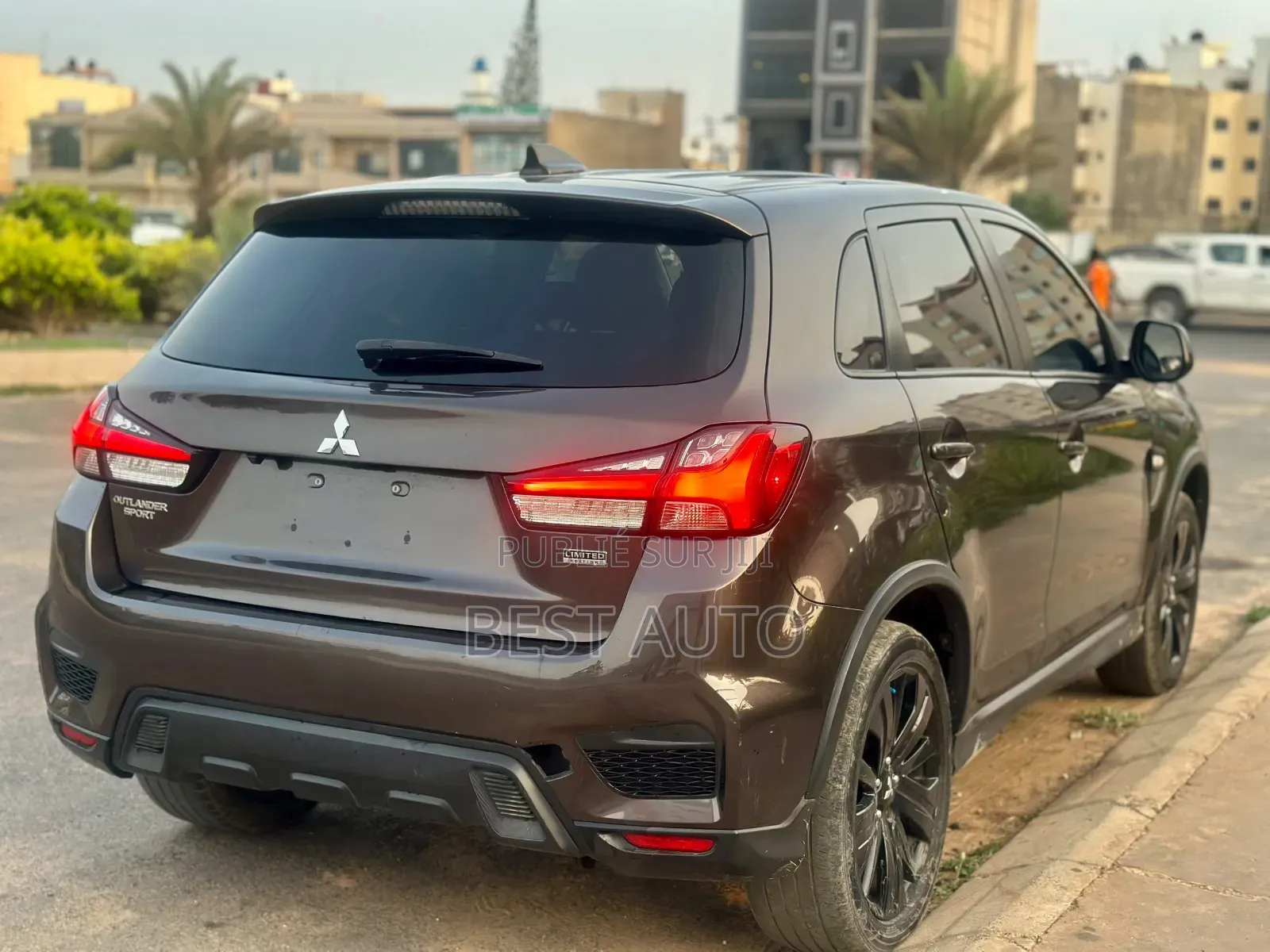 Mitsubishi Outlander 2022 Marron