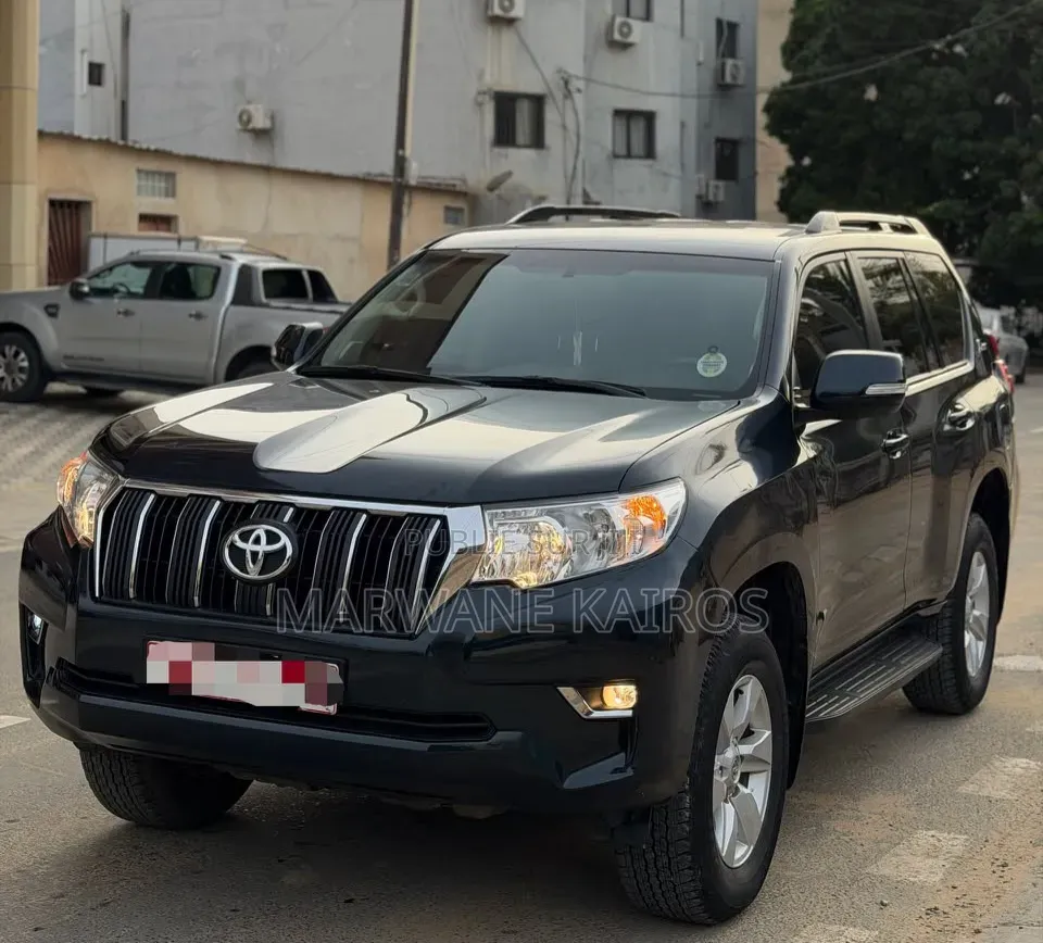 Toyota Land Cruiser Prado 2023 Noir