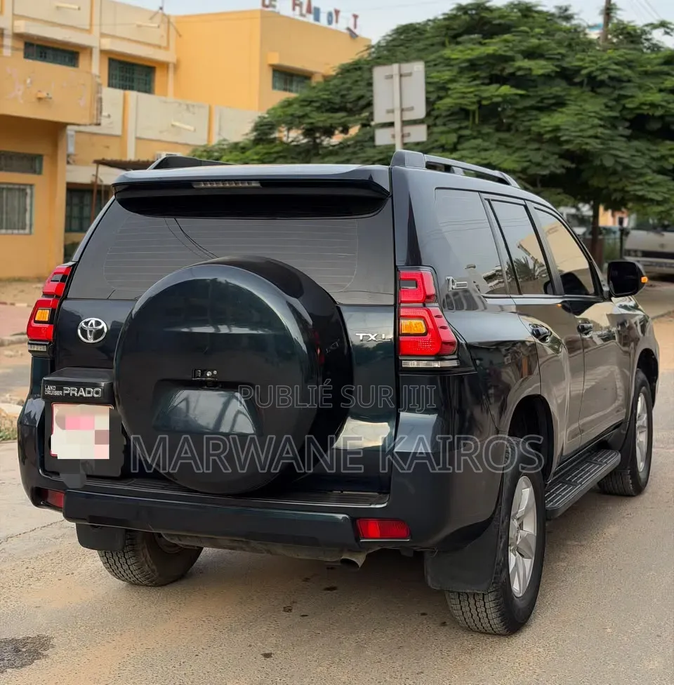 Toyota Land Cruiser Prado 2023 Noir