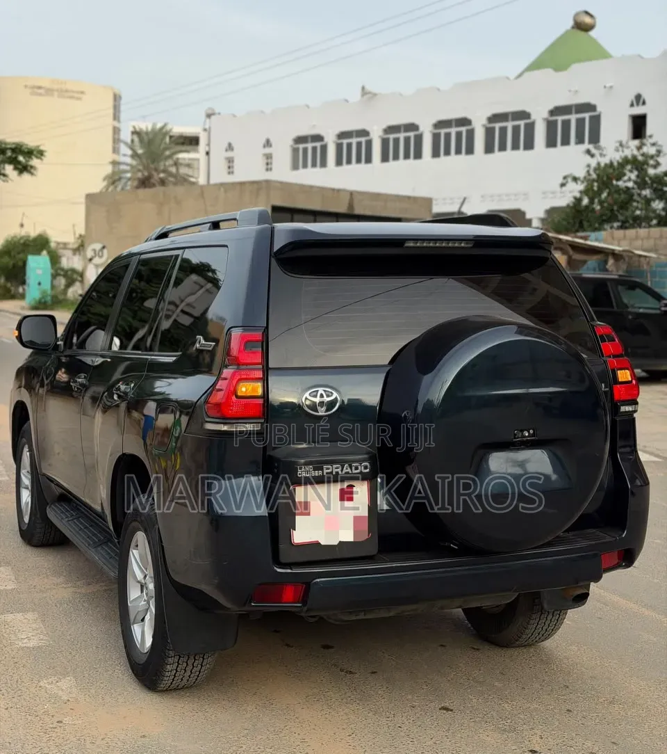 Toyota Land Cruiser Prado 2023 Noir