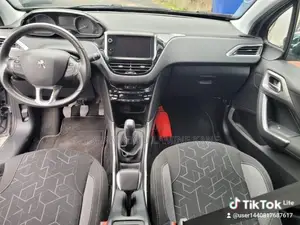 Peugeot 2008 2019 Gris