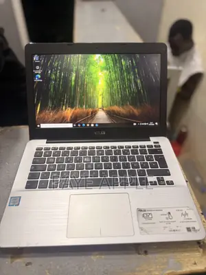 Ordinateur portable Asus X301A 4GB Intel Core i5 HDD 1T