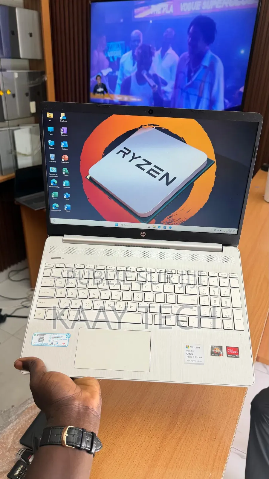 HP Pavilion Gaming Laptop 15-dk2xxx 8GB AMD Ryzen 3 SSD 512GB
