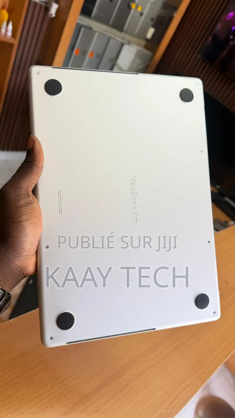 Nouveau Apple MacBook Pro 2023 M2 16GB Apple M2 SSD 1T
