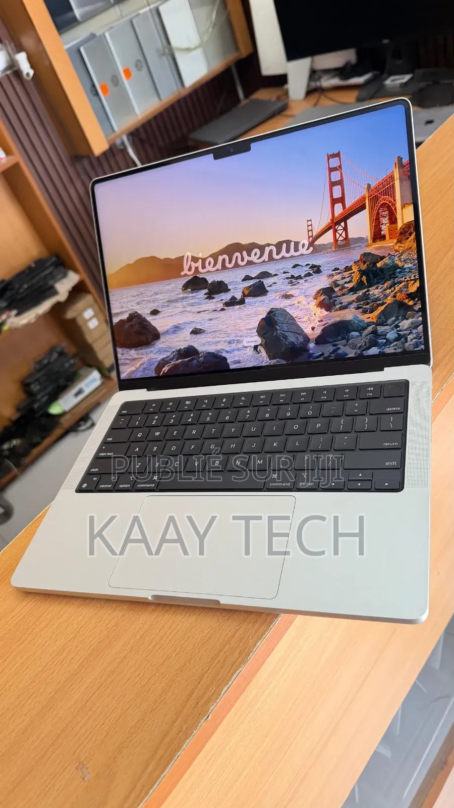 Nouveau Apple MacBook Pro 2023 M2 16GB Apple M2 SSD 1T