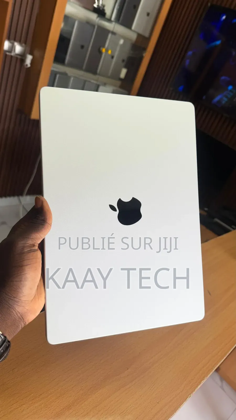 Nouveau Apple MacBook Pro 2023 M2 16GB Apple M2 SSD 1T