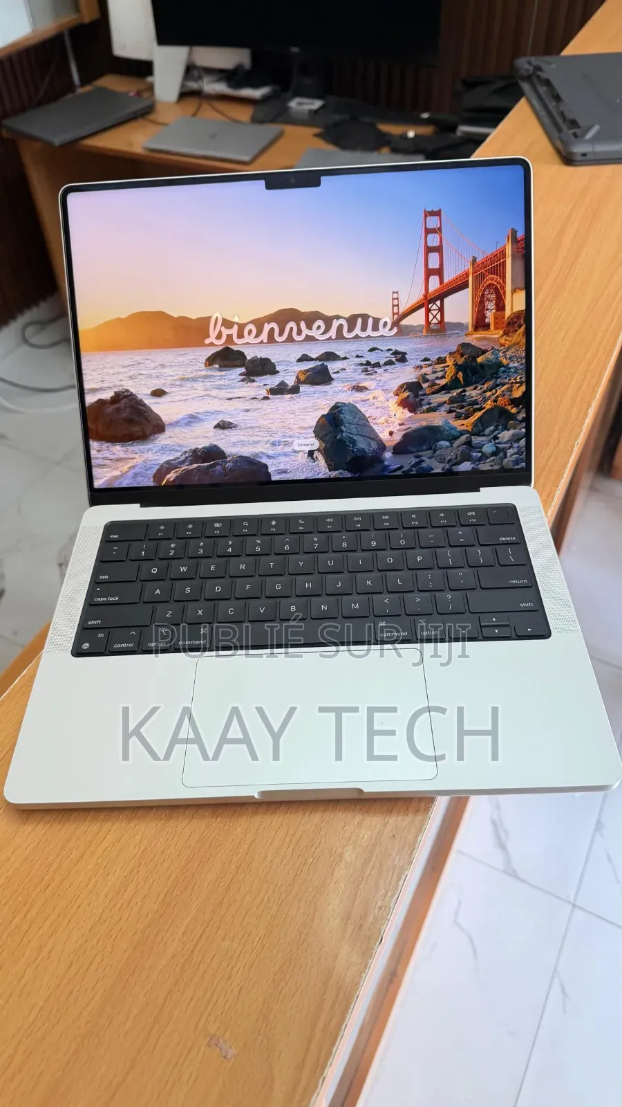 Nouveau Apple MacBook Pro 2023 M2 16GB Apple M2 SSD 1T