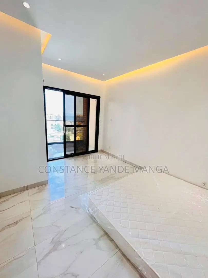 4chbre Appartement dans La Signature, Yoff à Vendre