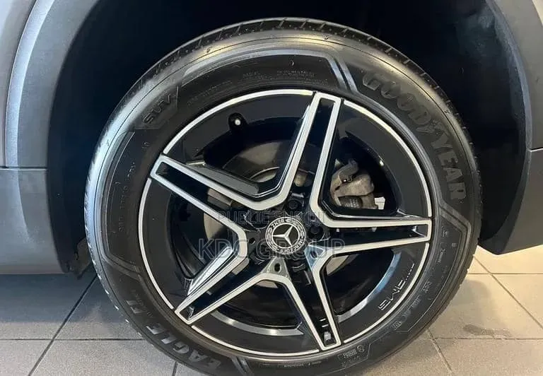 Mercedes-Benz GLB-Class 2022 Gris