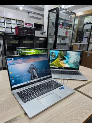 Ordinateur portable HP EliteBook 840 G8 16GB Intel Core i5 SSD 256GB