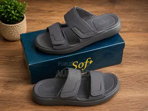 Plusieurs Modèles De Sandale Orthopédique Disponible
