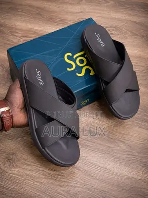 Plusieurs Modèles De Sandale Orthopédique Disponible