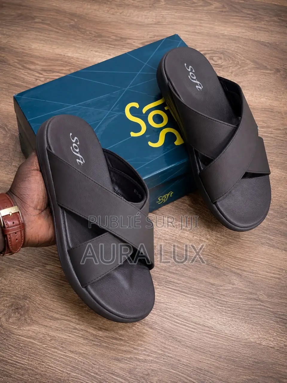 Plusieurs Modèles De Sandale Orthopédique Disponible