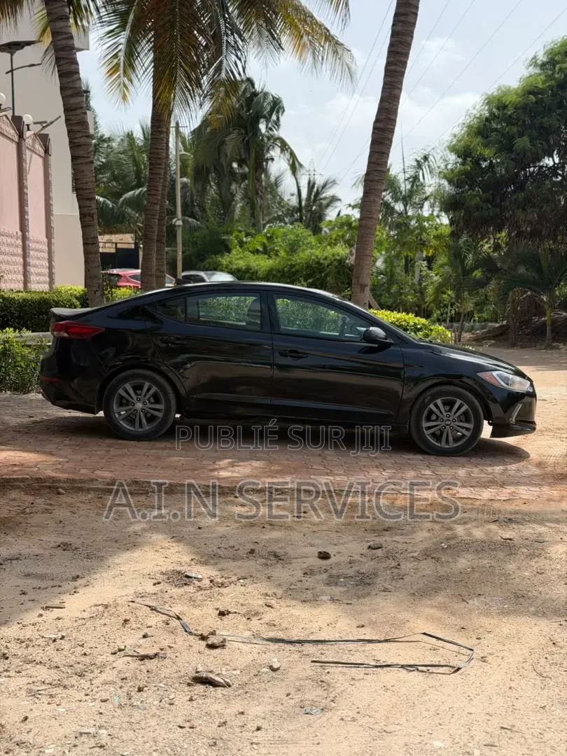 Hyundai Elantra 2018 Noir